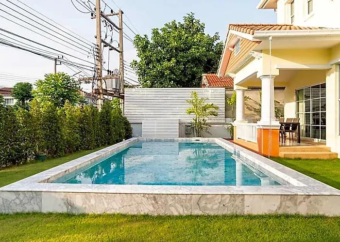 Family With Private Swimming Pool ホテル バンコク都