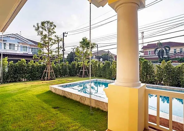 ホテル Family With Private Swimming Pool 4*